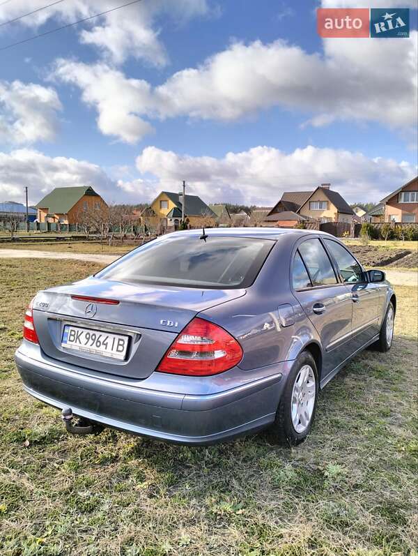 Седан Mercedes-Benz E-Class 2003 в Рівному