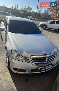 Седан Mercedes-Benz E-Class 2011 в Виннице