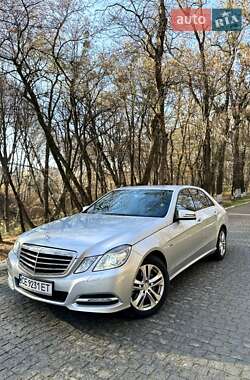 Седан Mercedes-Benz E-Class 2011 в Чернівцях