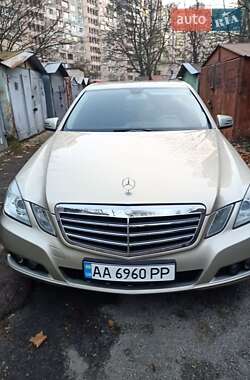 Седан Mercedes-Benz E-Class 2010 в Києві