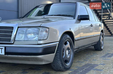 Седан Mercedes-Benz E-Class 1988 в 