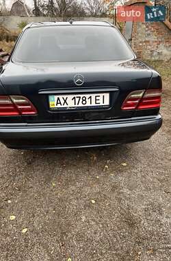 Седан Mercedes-Benz E-Class 2001 в Харкові