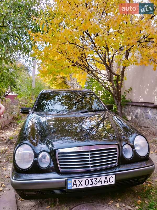 Седан Mercedes-Benz E-Class 1998 в Полтаве