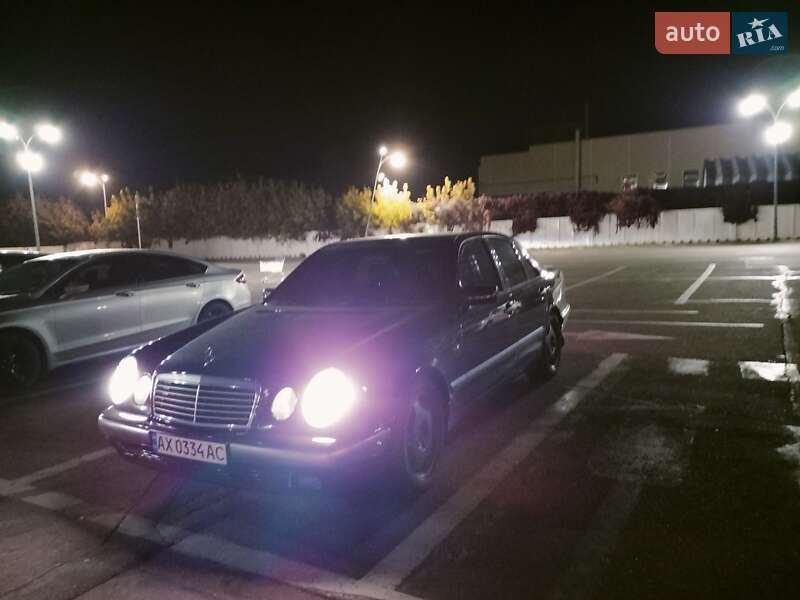 Седан Mercedes-Benz E-Class 1998 в Полтаве