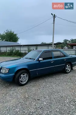 Mercedes-Benz E-Class 1986