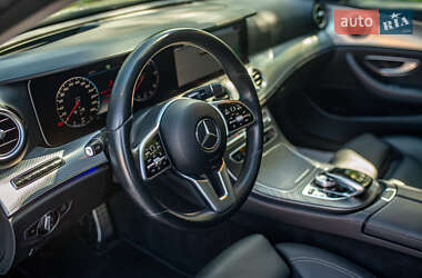 Седан Mercedes-Benz E-Class 2019 в Черновцах