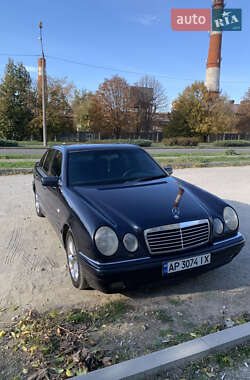 Седан Mercedes-Benz E-Class 1996 в Запорожье