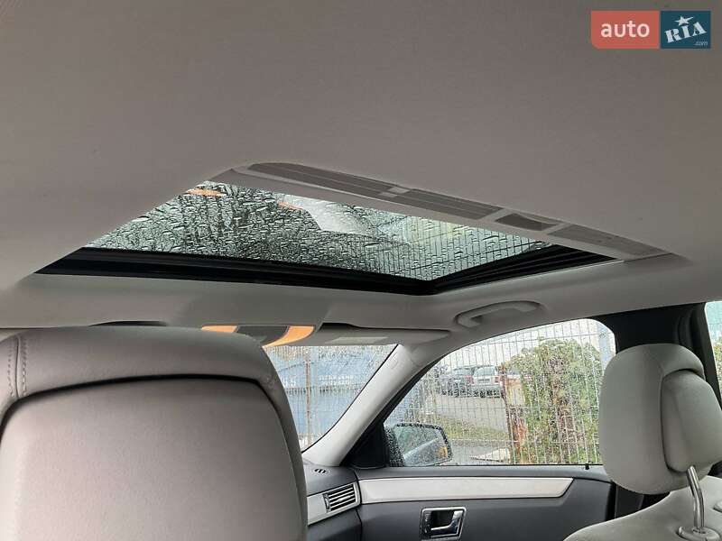 Седан Mercedes-Benz E-Class 2010 в Черновцах