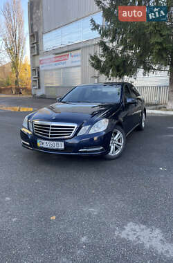 Седан Mercedes-Benz E-Class 2012 в Киеве