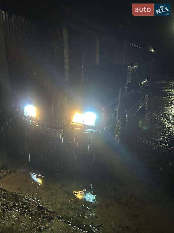 Седан Mercedes-Benz E-Class 1995 в Тячеві