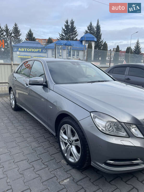 Седан Mercedes-Benz E-Class 2011 в Тернополе