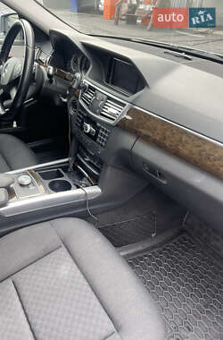 Седан Mercedes-Benz E-Class 2011 в 