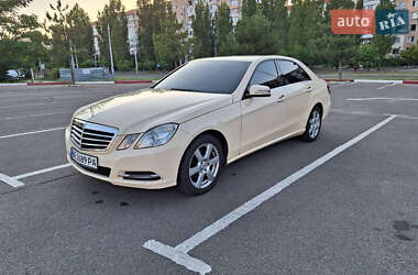 Седан Mercedes-Benz E-Class 2012 в Николаеве