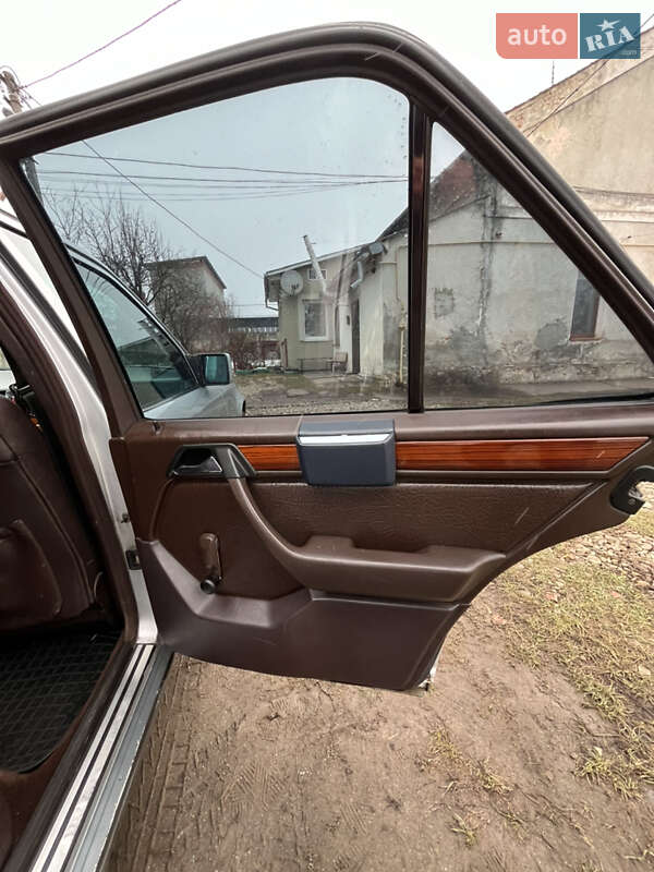 Седан Mercedes-Benz E-Class 1995 в Дрогобичі