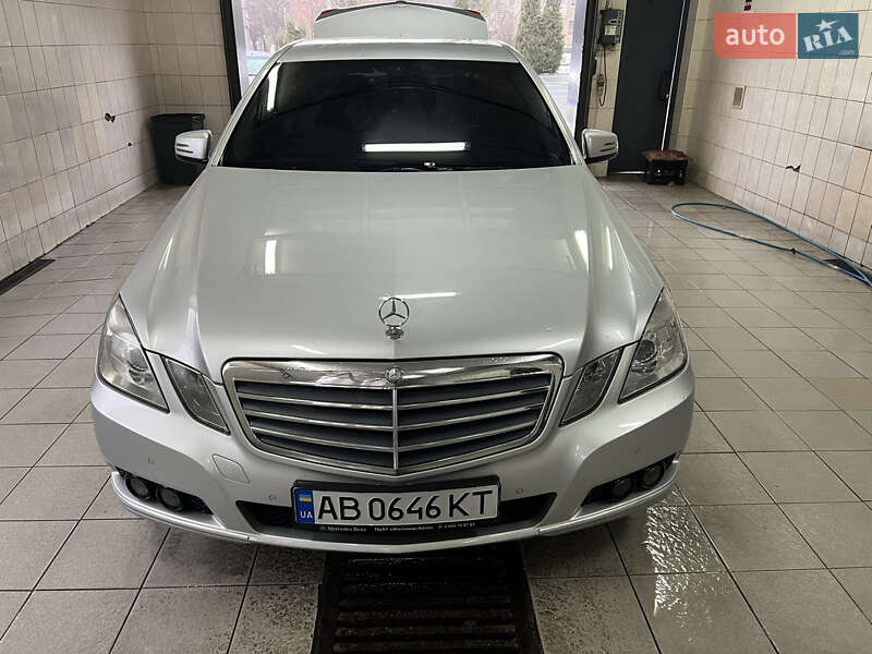 Седан Mercedes-Benz E-Class 2011 в Виннице