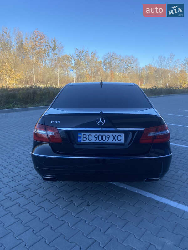 Седан Mercedes-Benz E-Class 2010 в Львове
