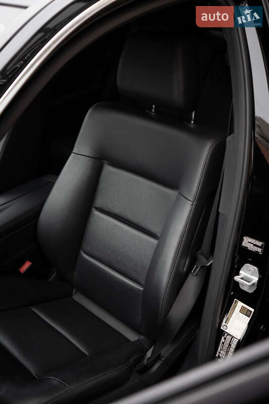 Седан Mercedes-Benz E-Class 2012 в Киеве