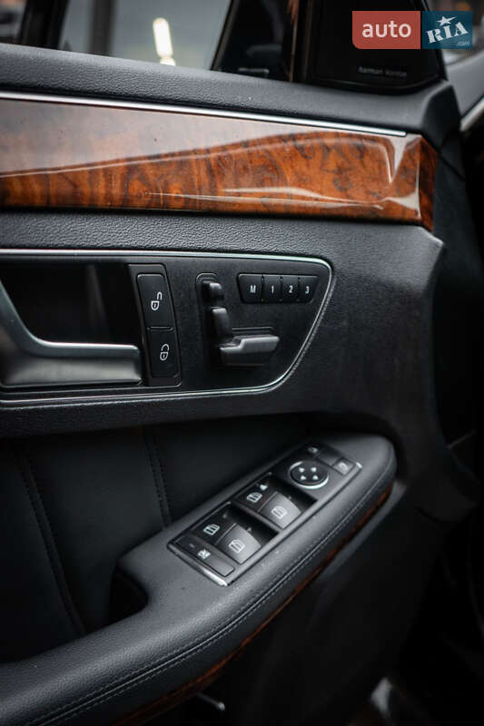 Седан Mercedes-Benz E-Class 2012 в Киеве