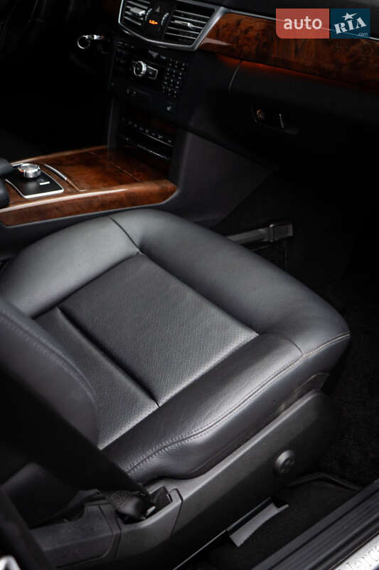 Седан Mercedes-Benz E-Class 2012 в Киеве