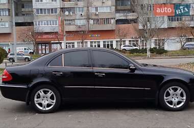 Седан Mercedes-Benz E-Class 2005 в Днепре