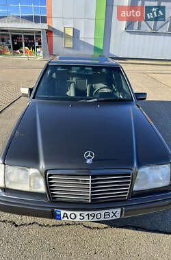 Седан Mercedes-Benz E-Class 1995 в Виноградове