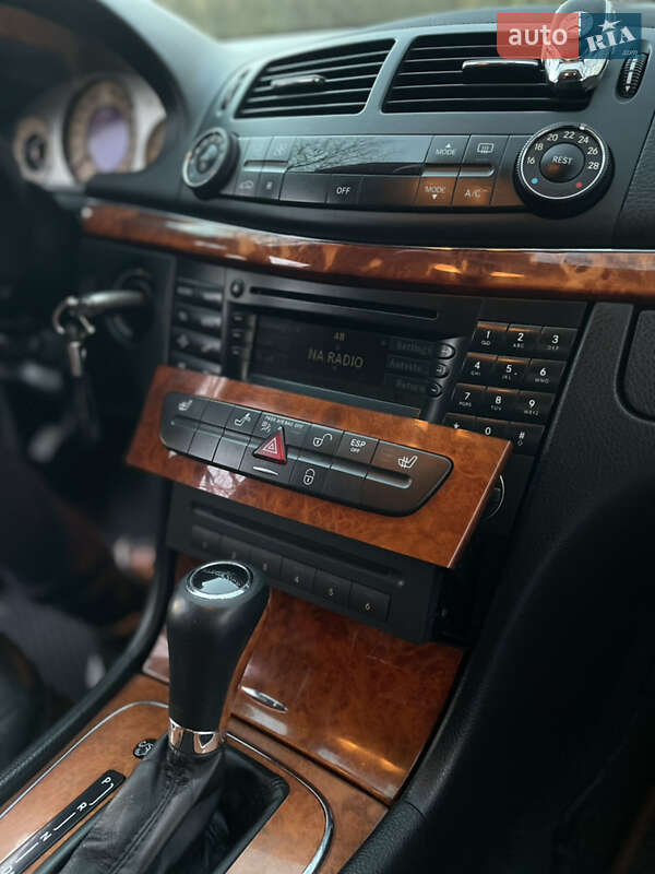 Седан Mercedes-Benz E-Class 2006 в Ильинцах
