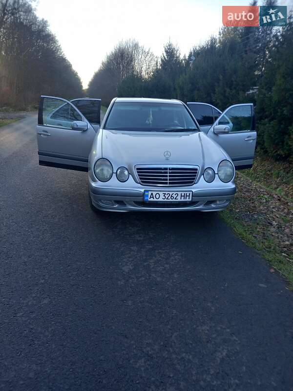 Седан Mercedes-Benz E-Class 2001 в Виноградові