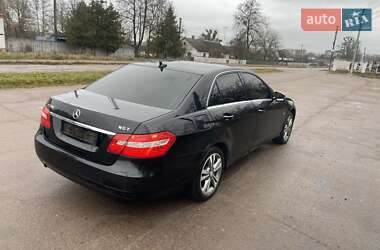 Седан Mercedes-Benz E-Class 2012 в Олевске