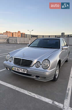 Седан Mercedes-Benz E-Class 2000 в Києві