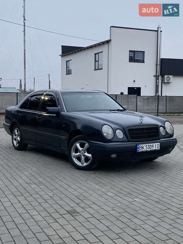 Mercedes-Benz E-Class 1999