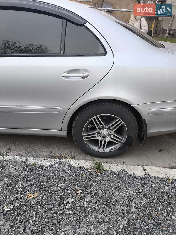 Седан Mercedes-Benz E-Class 2002 в Одессе