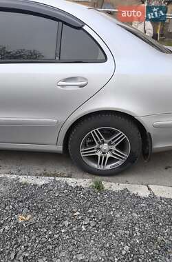 Седан Mercedes-Benz E-Class 2002 в Одессе