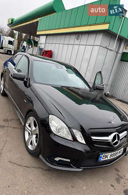 Седан Mercedes-Benz E-Class 2010 в Рівному