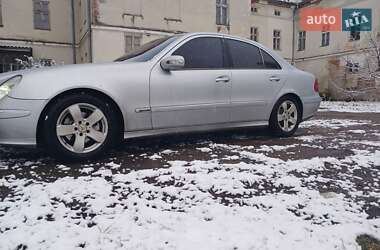 Седан Mercedes-Benz E-Class 2002 в Львове