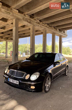 Седан Mercedes-Benz E-Class 2002 в Николаеве