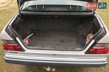 Седан Mercedes-Benz E-Class 1995 в 