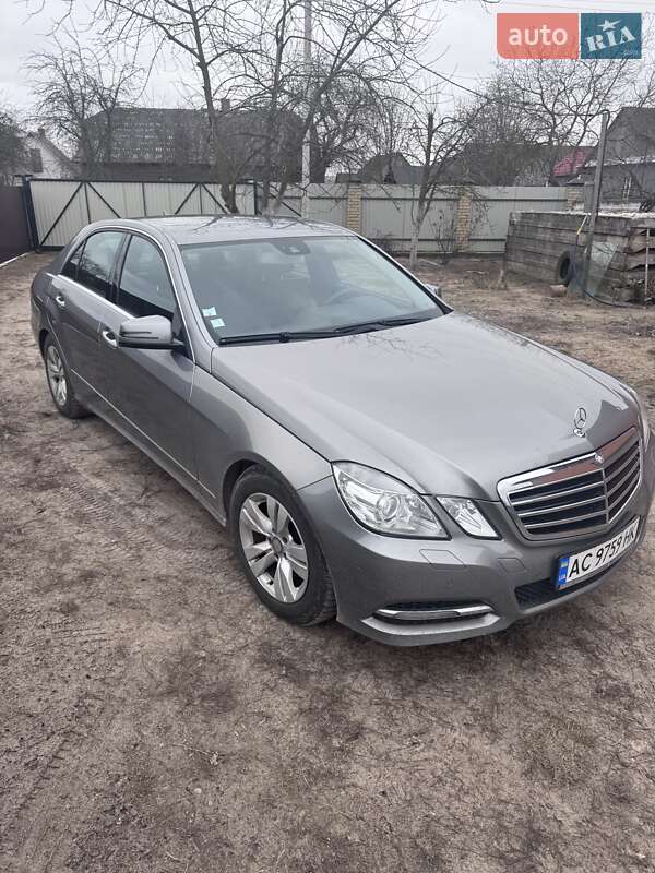 Седан Mercedes-Benz E-Class 2012 в Камені-Каширському