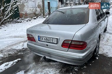 Седан Mercedes-Benz E-Class 2001 в Полонному