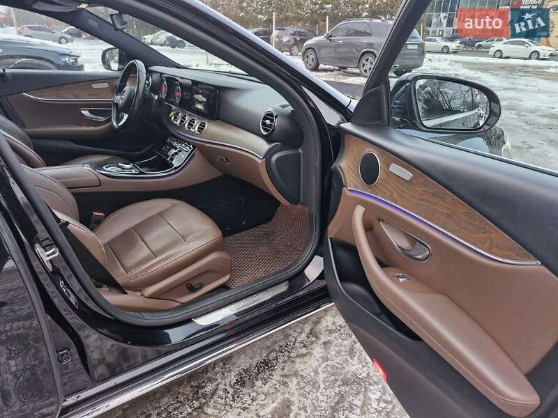 Седан Mercedes-Benz E-Class 2017 в Львове