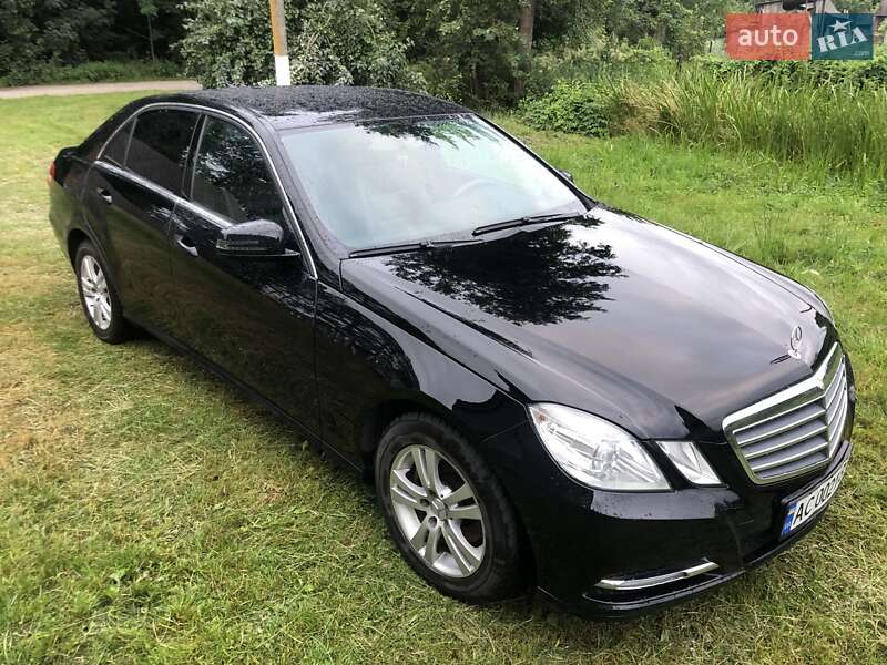 Седан Mercedes-Benz E-Class 2012 в Старій Вижівці