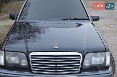 Седан Mercedes-Benz E-Class 1992 в Дніпрі