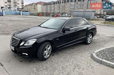 Седан Mercedes-Benz E-Class 2010 в Ужгороді