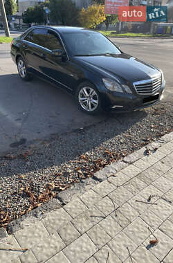 Седан Mercedes-Benz E-Class 2010 в Ужгороді