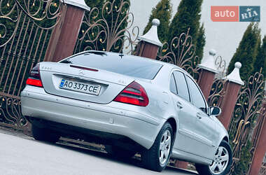 Седан Mercedes-Benz E-Class 2004 в Нижній Апші