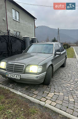 Седан Mercedes-Benz E-Class 1994 в Мукачево