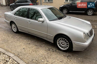 Седан Mercedes-Benz E-Class 2000 в Тернополі