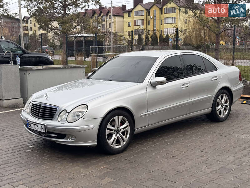 Седан Mercedes-Benz E-Class 2003 в Ровно