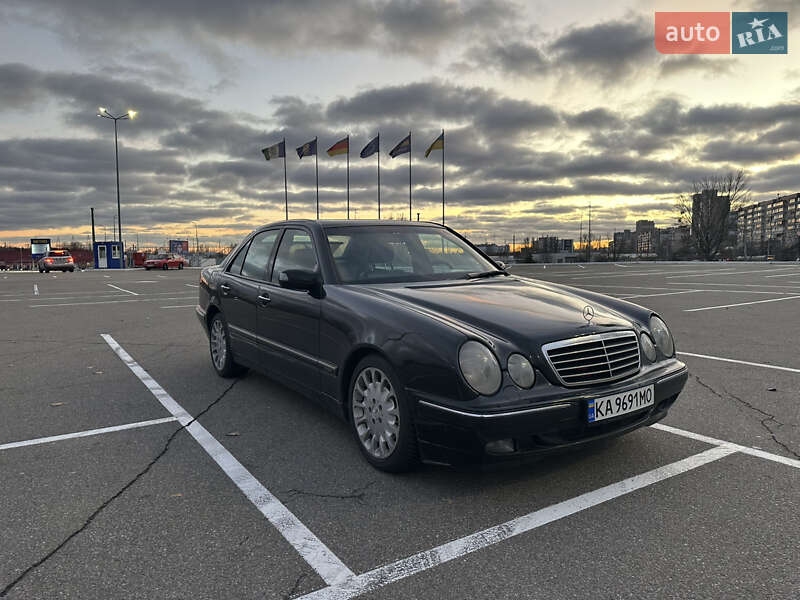 Седан Mercedes-Benz E-Class 1999 в Киеве