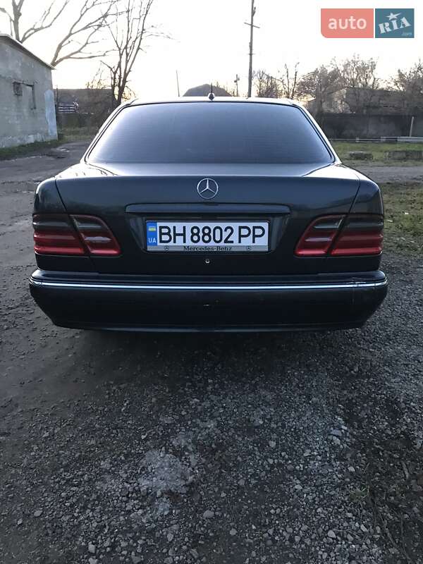 Седан Mercedes-Benz E-Class 2000 в Арцизові
