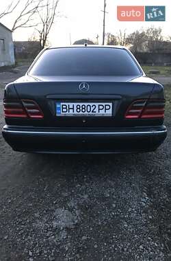 Седан Mercedes-Benz E-Class 2000 в Арцизе